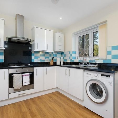London Heathrow Living Serviced Apartments By Ferndale Stanwell Екстериор снимка