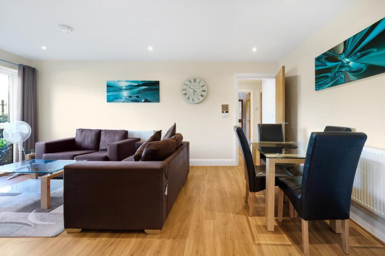 London Heathrow Living Serviced Apartments By Ferndale Stanwell Екстериор снимка