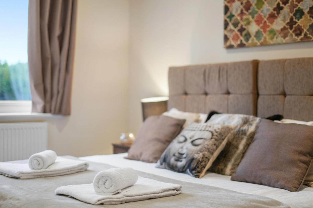 London Heathrow Living Serviced Apartments By Ferndale Stanwell Екстериор снимка